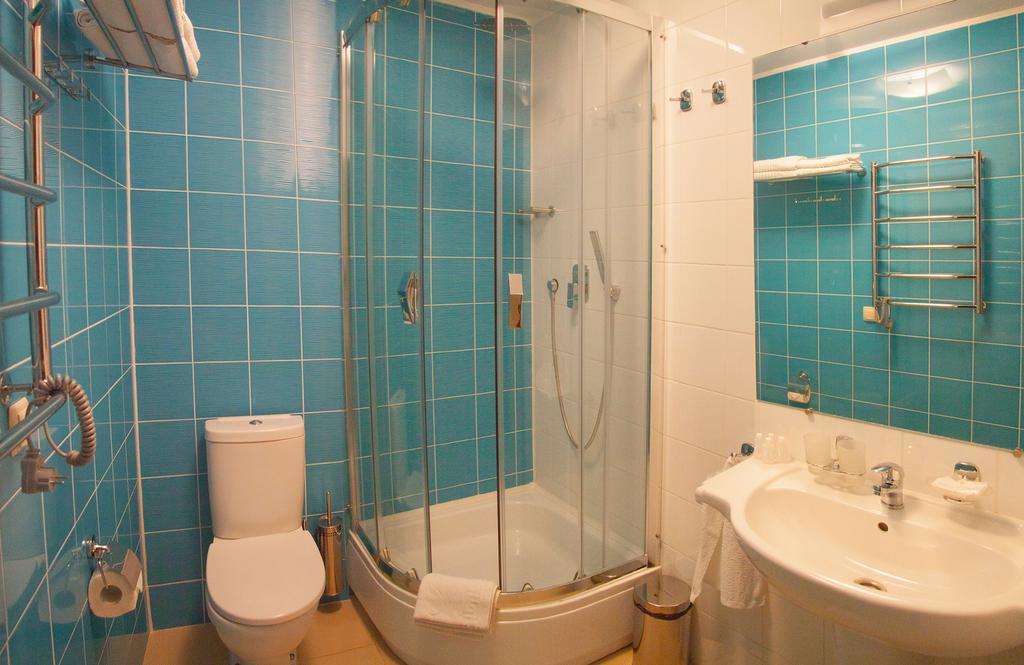 Hotel Schiller à Kamianske Chambre photo